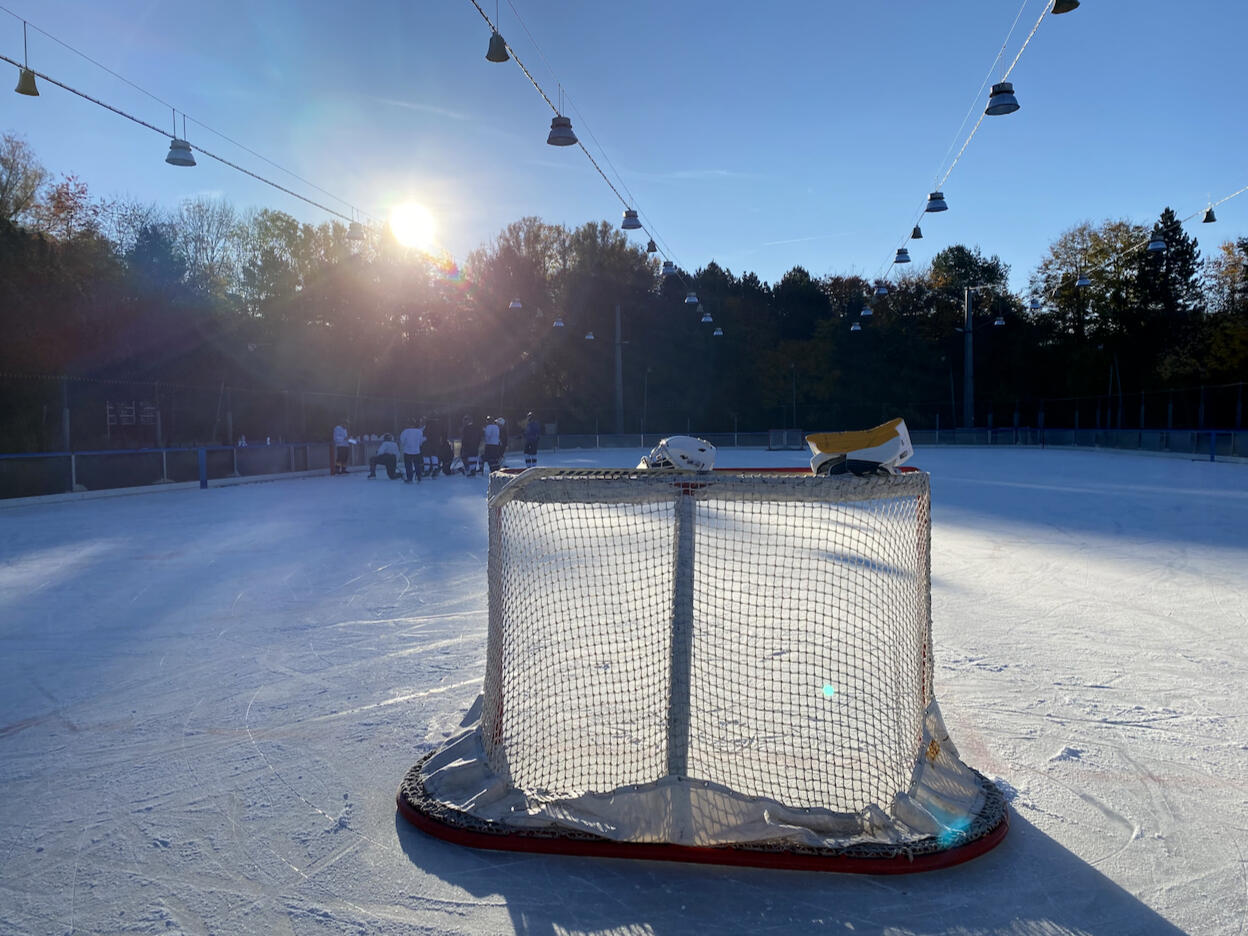 Eishockey Training Eissportzentrum Ost morgens